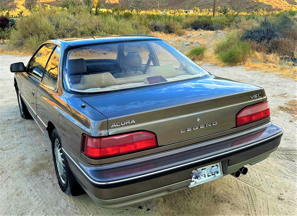 1990 Acura Legend 1st Gen - Image 18 of 31
