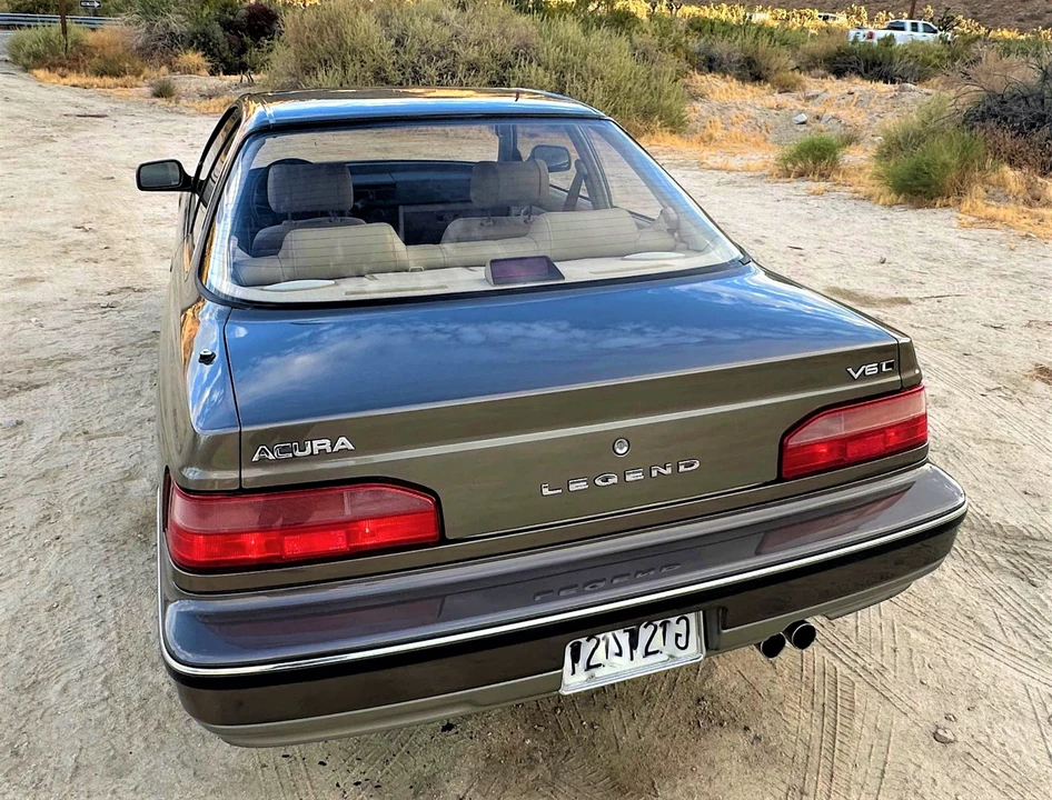 1990 Acura Legend 1st Gen - Image 19 of 31
