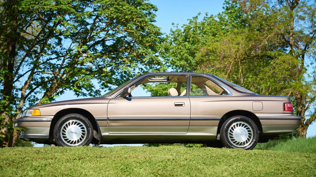 1990 Acura - Image 5 of 31