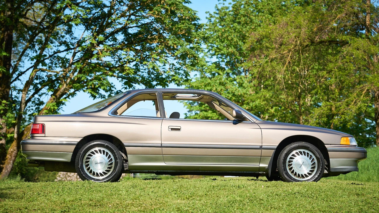 1990 Acura - Image 10 of 31