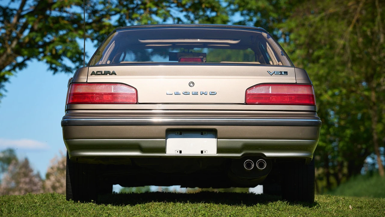 1990 Acura - Image 8 of 31