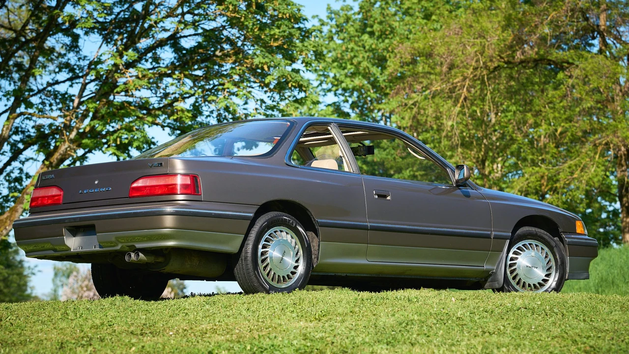 1990 Acura - Image 9 of 31
