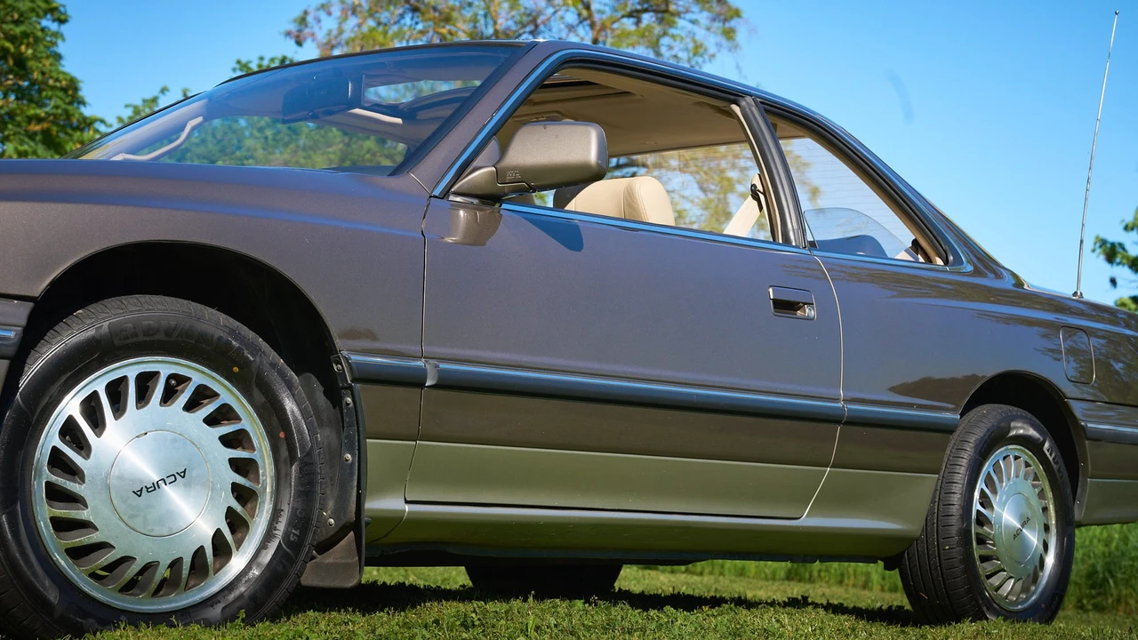 1990 Acura - Image 28 of 31