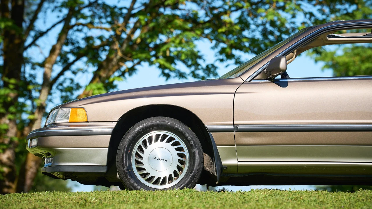 1990 Acura - Image 15 of 31
