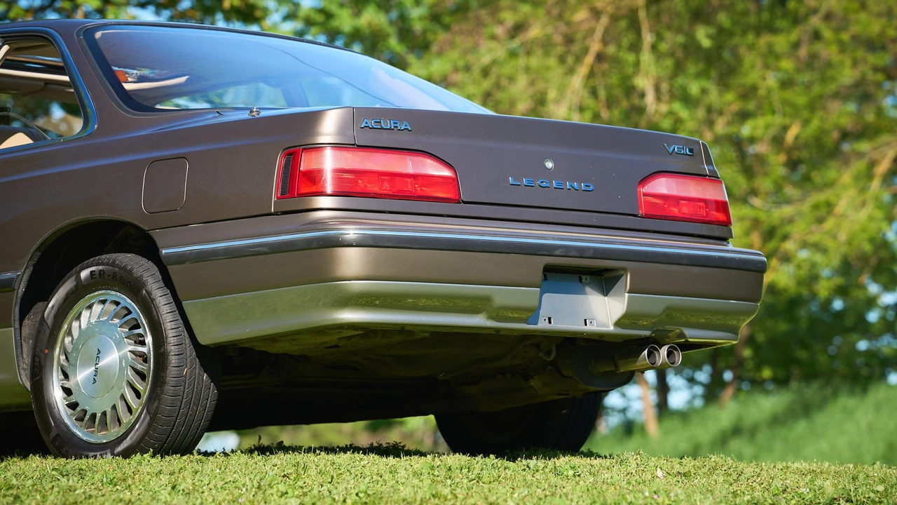 1990 Acura - Image 18 of 31