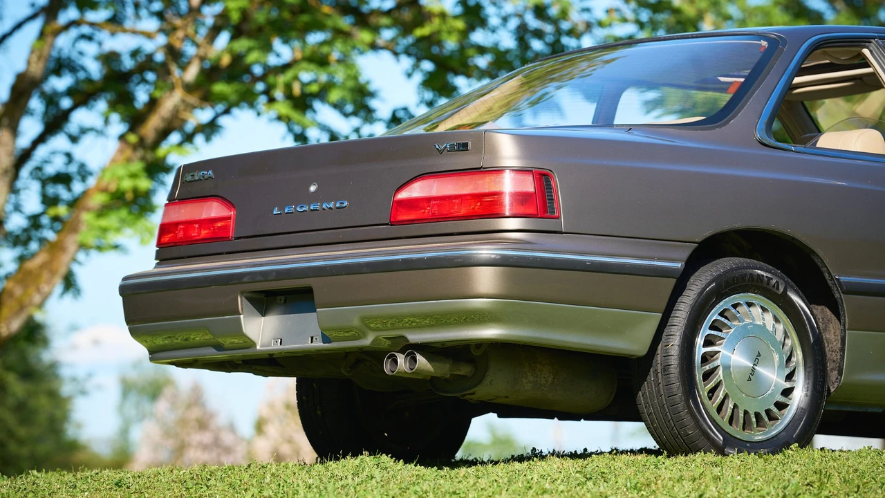 1990 Acura - Image 20 of 31