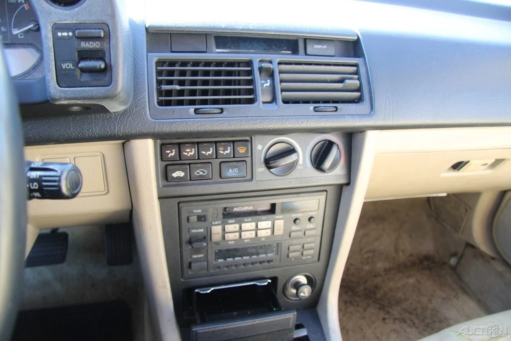 1990 Acura Legend 1st Gen - Image 16 of 21