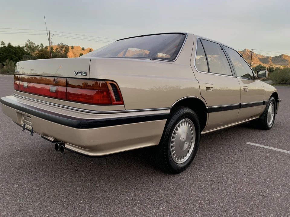 1990 Acura Legend 1st Gen - Image 18 of 31