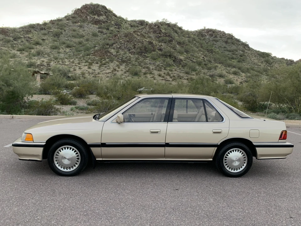 1990 Acura Legend 1st Gen - Image 10 of 31