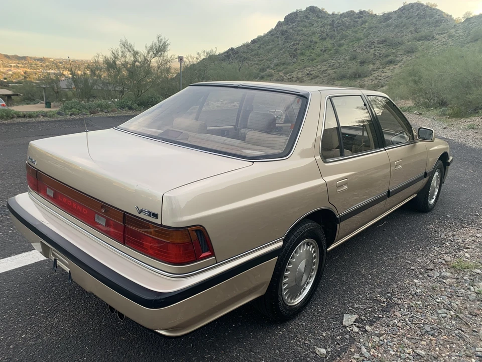 1990 Acura Legend 1st Gen - Image 17 of 31