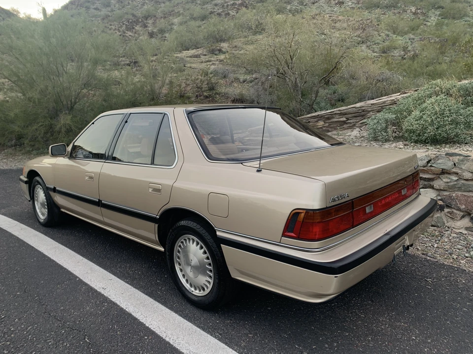 1990 Acura Legend 1st Gen - Image 13 of 31