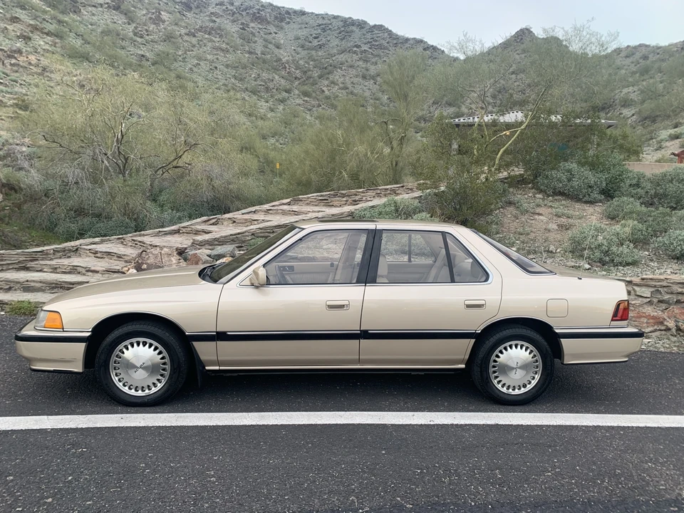 1990 Acura Legend 1st Gen - Image 11 of 31
