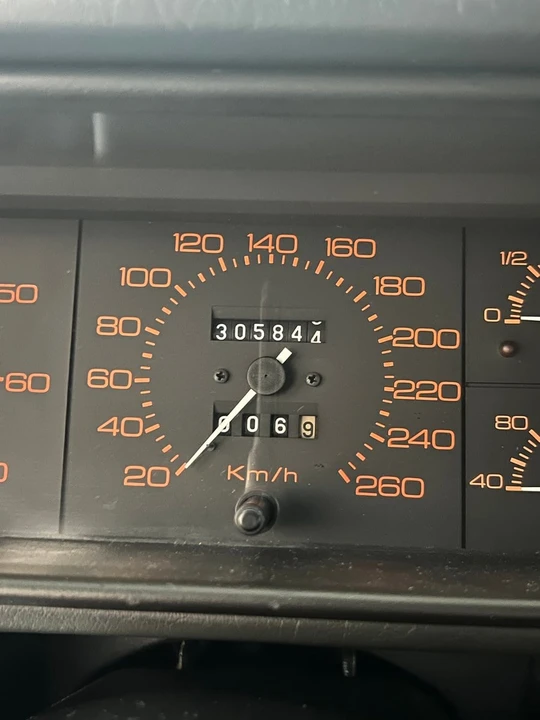 1990 Alfa Romeo 75/Milano - Image 27 of 30
