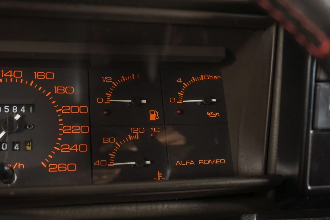 1990 Alfa Romeo 75/Milano - Image 26 of 30