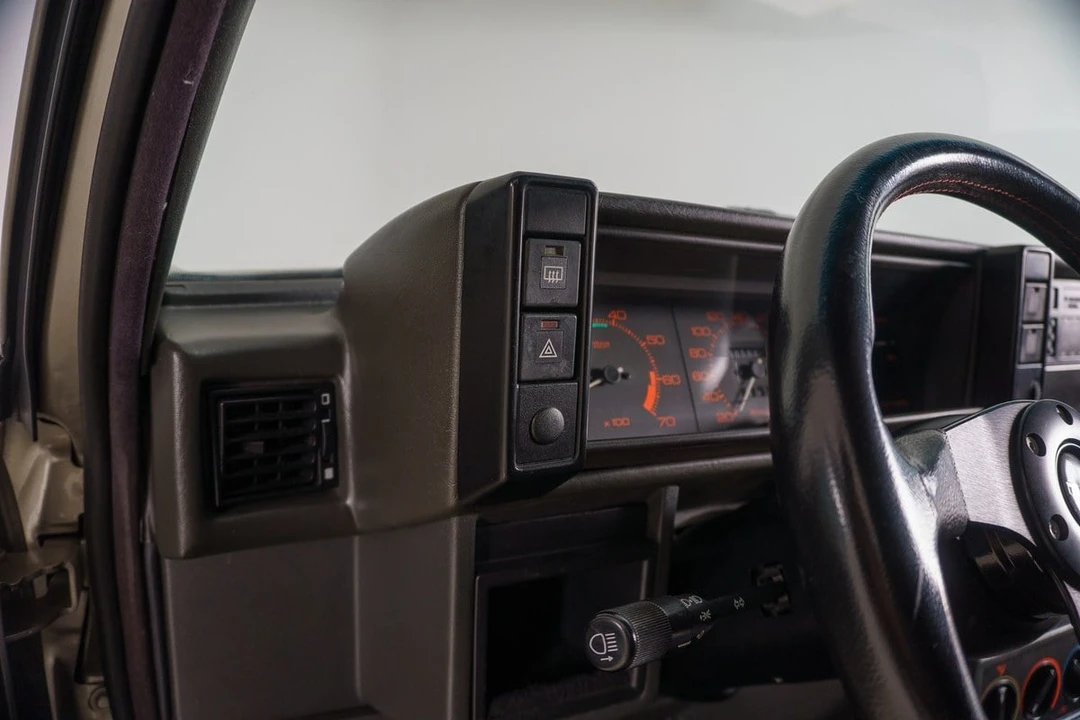 1990 Alfa Romeo 75/Milano - Image 20 of 30