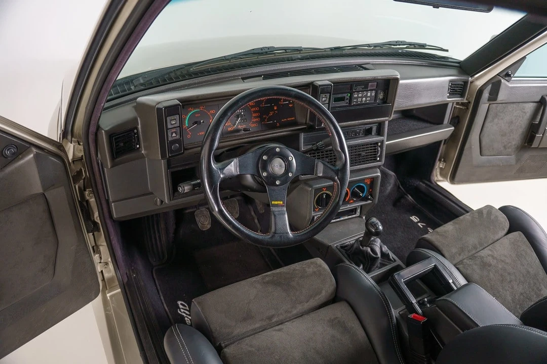 1990 Alfa Romeo 75/Milano - Image 13 of 30