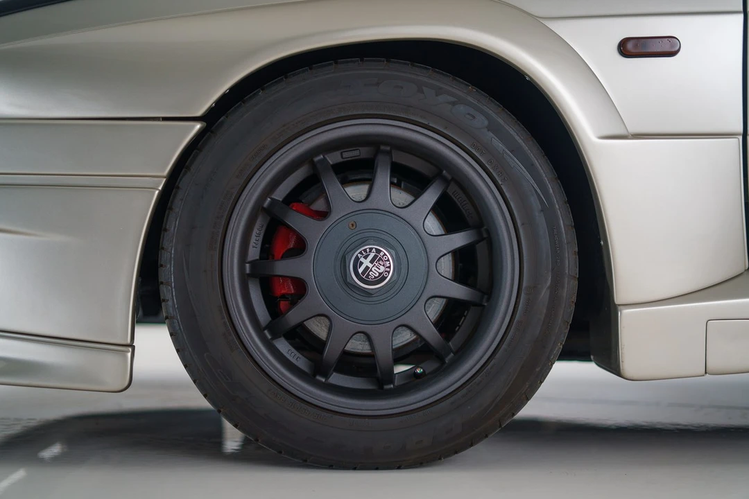 1990 Alfa Romeo 75/Milano - Image 9 of 30