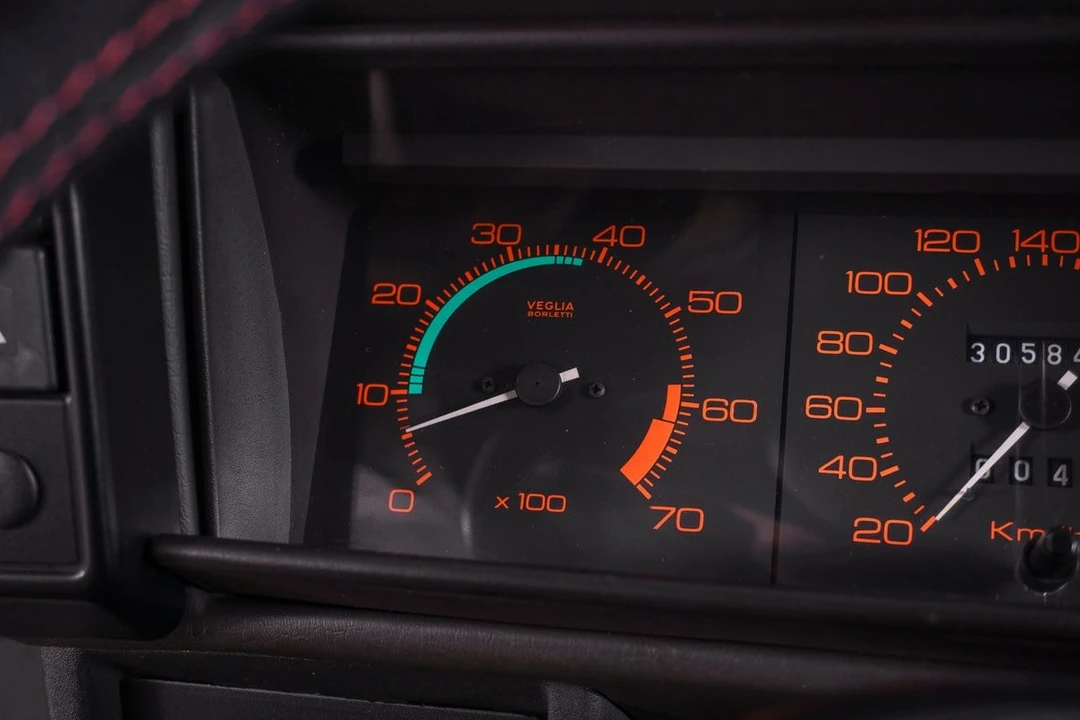 1990 Alfa Romeo 75/Milano - Image 25 of 30