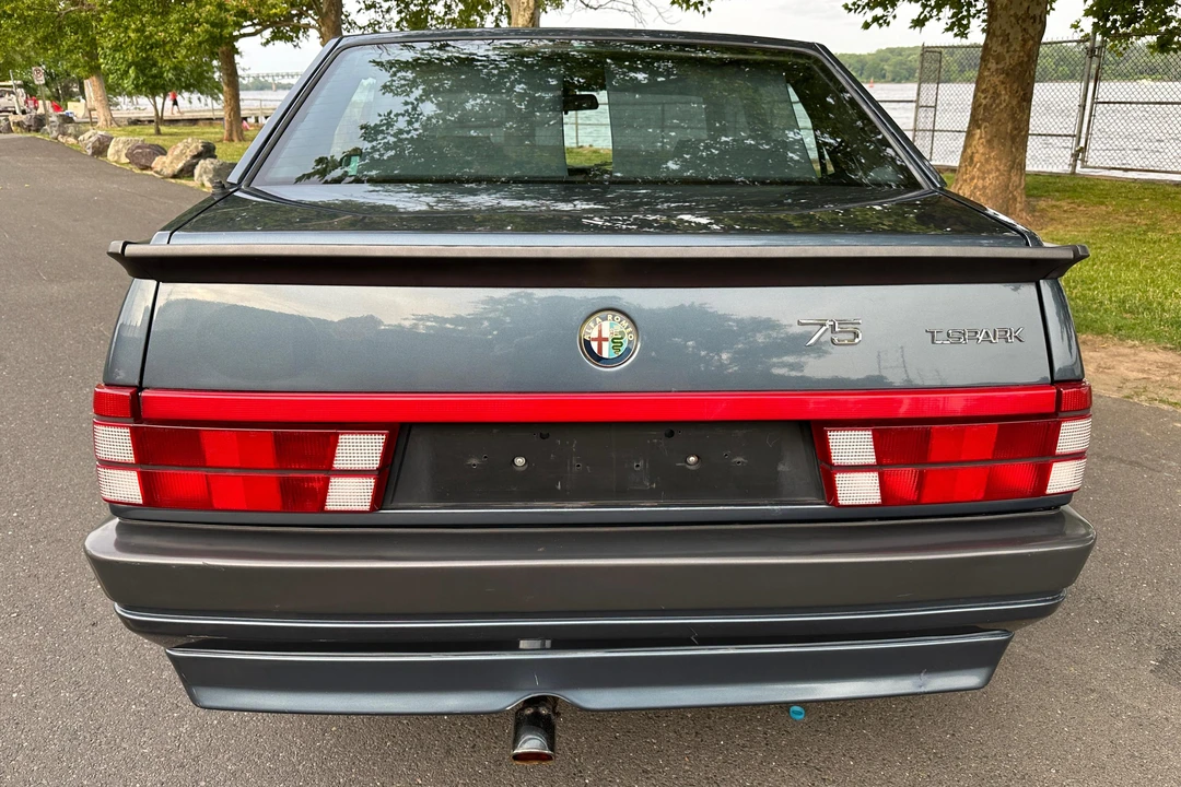 1990 Alfa Romeo 75/Milano - Image 5 of 31