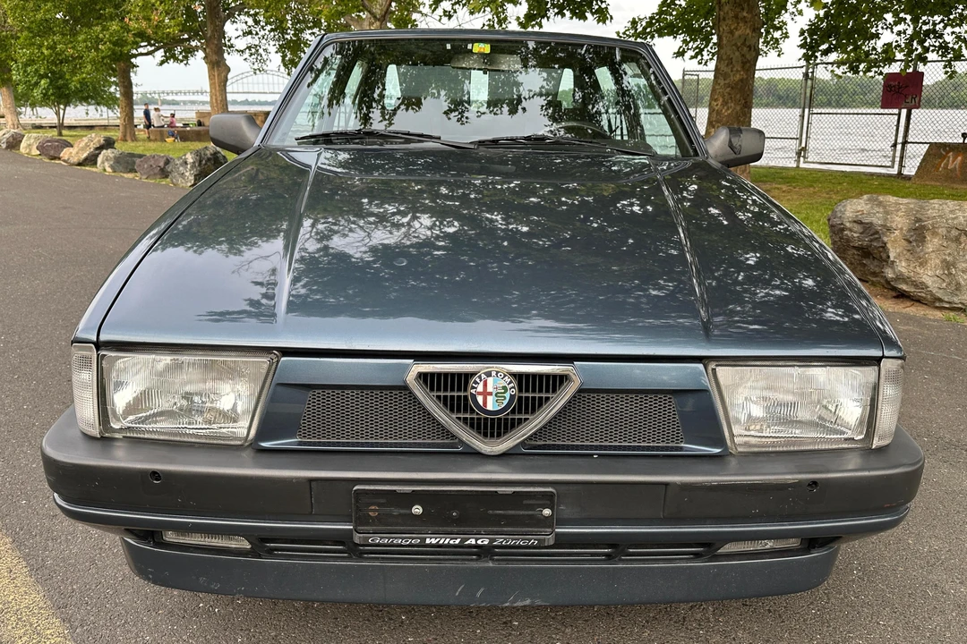 1990 Alfa Romeo 75/Milano - Image 2 of 31