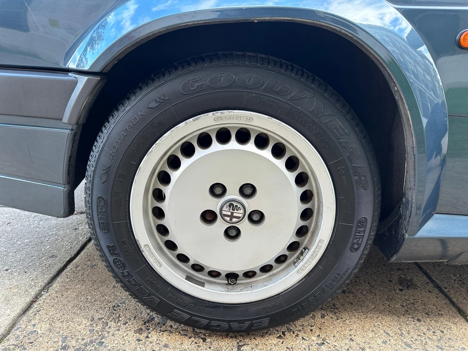 1990 Alfa Romeo 75/Milano - Image 29 of 31