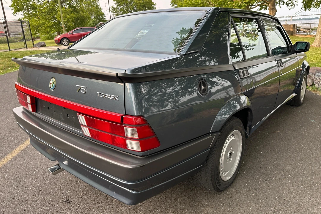 1990 Alfa Romeo 75/Milano - Image 4 of 31
