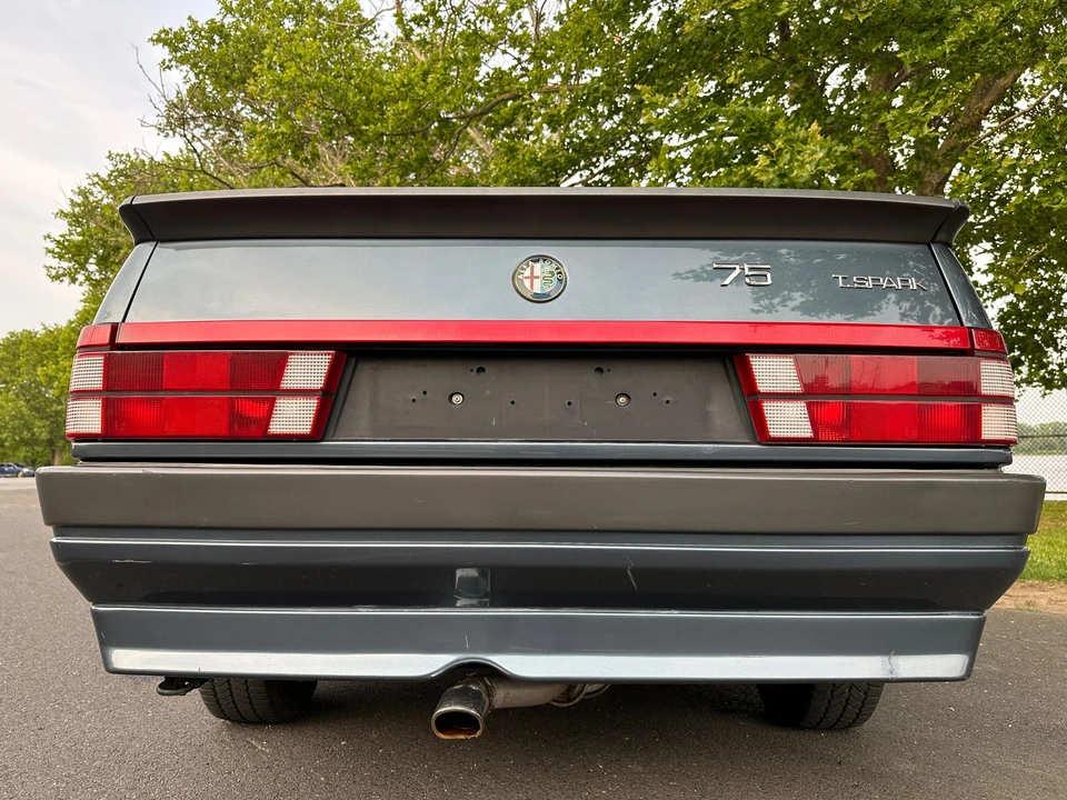 1990 Alfa Romeo 75/Milano - Image 12 of 31