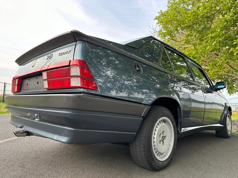 1990 Alfa Romeo 75/Milano - Image 13 of 31
