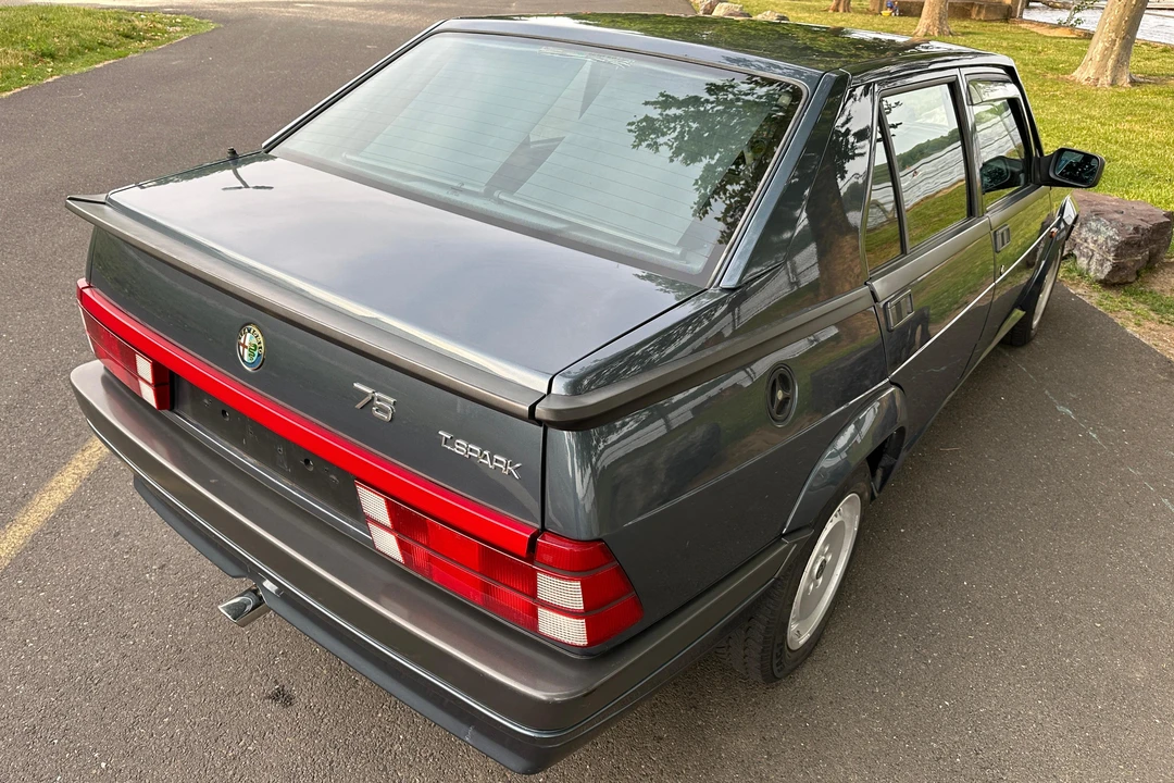 1990 Alfa Romeo 75/Milano - Image 14 of 31