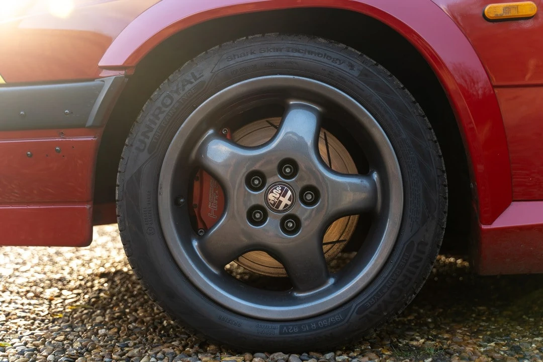 1990 Alfa Romeo 75/Milano - Image 11 of 30