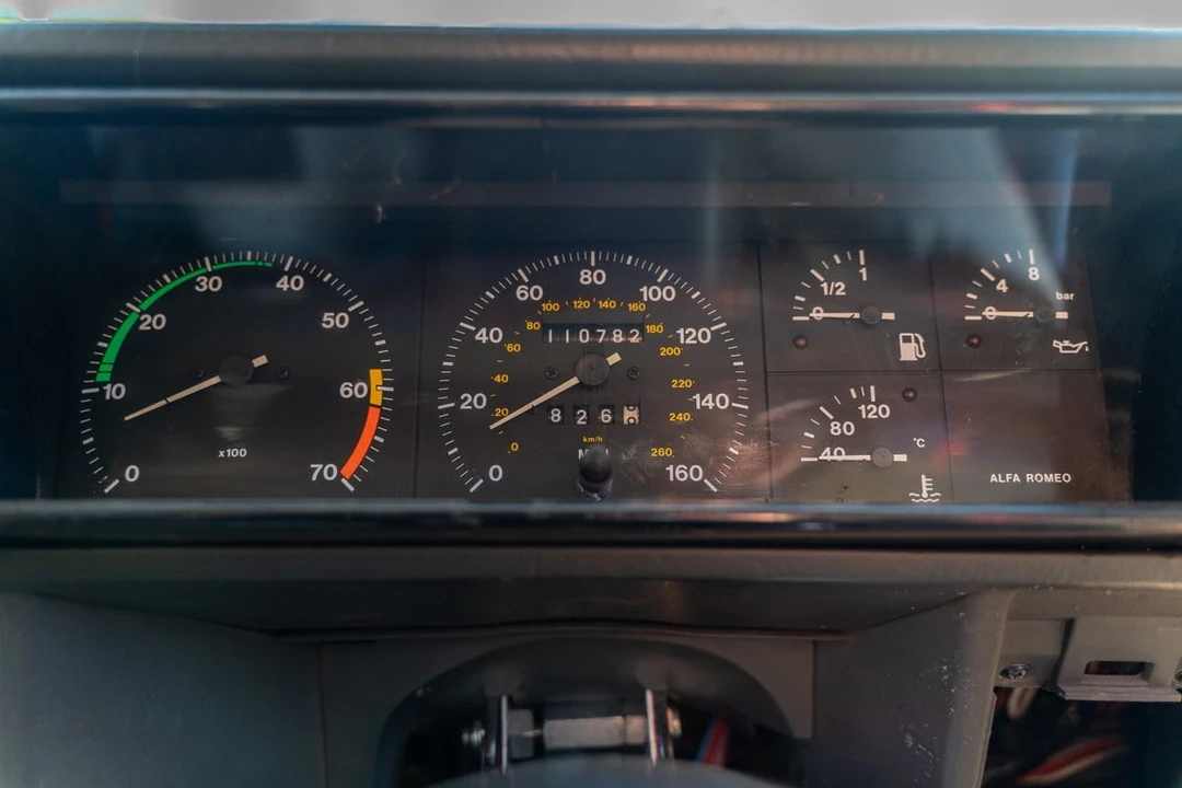 1990 Alfa Romeo 75/Milano - Image 22 of 30