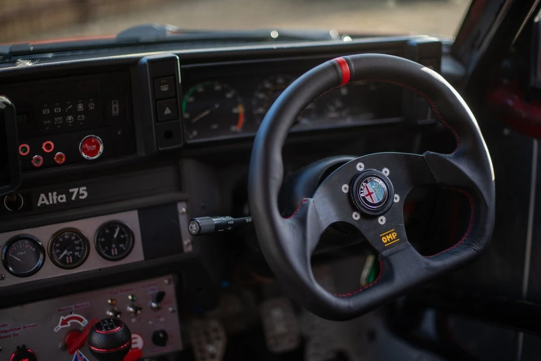 1990 Alfa Romeo 75/Milano - Image 17 of 30