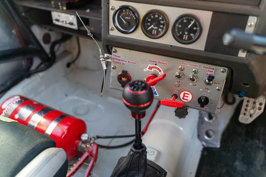 1990 Alfa Romeo 75/Milano - Image 25 of 30