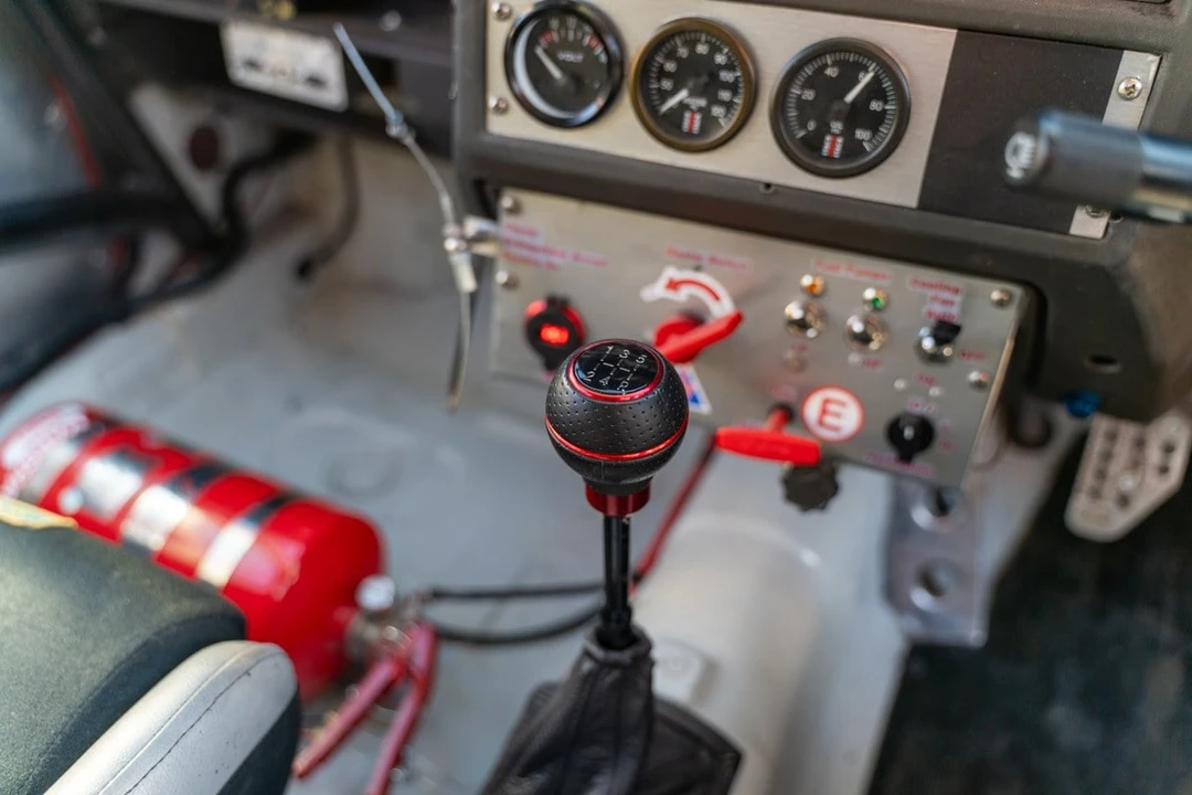 1990 Alfa Romeo 75/Milano - Image 24 of 30