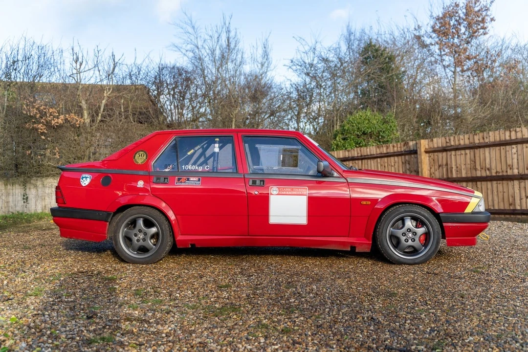 1990 Alfa Romeo 75/Milano - Image 7 of 30