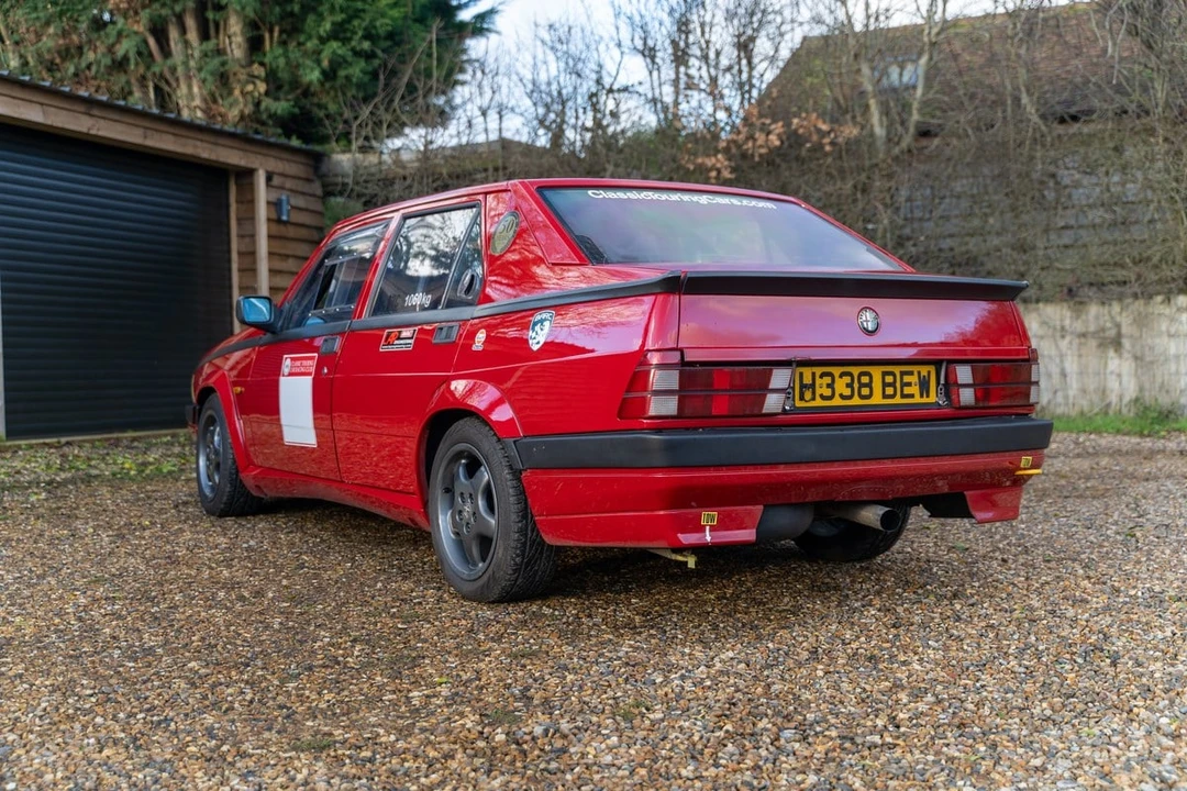 1990 Alfa Romeo 75/Milano - Image 10 of 30