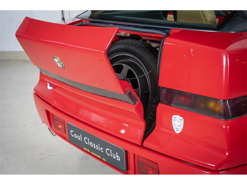 1990 Alfa Romeo SZ - Image 25 of 31