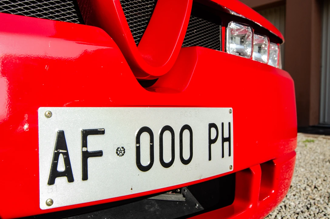 1996 Alfa Romeo SZ - Image 20 of 31