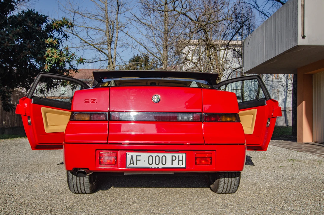 1996 Alfa Romeo SZ - Image 5 of 31