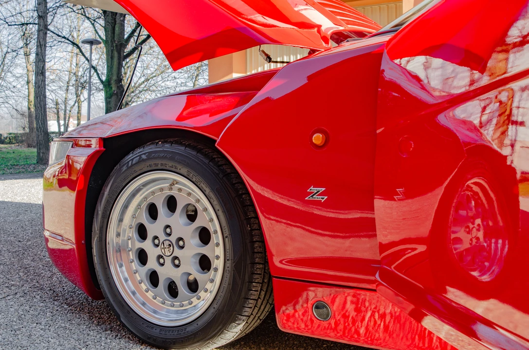 1996 Alfa Romeo SZ - Image 26 of 31