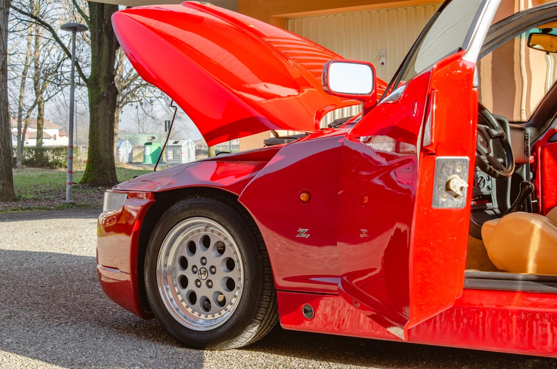 1996 Alfa Romeo SZ - Image 27 of 31