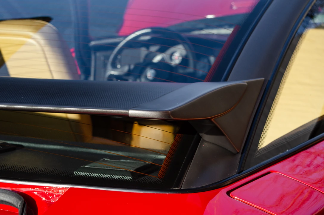 1996 Alfa Romeo SZ - Image 29 of 31
