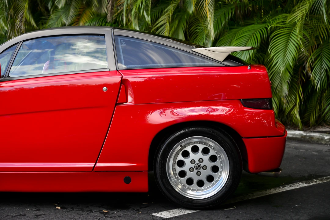 1990 Alfa Romeo SZ - Image 24 of 31