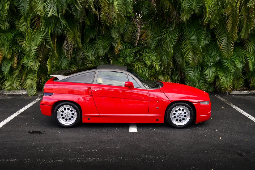 1990 Alfa Romeo SZ - Image 13 of 31