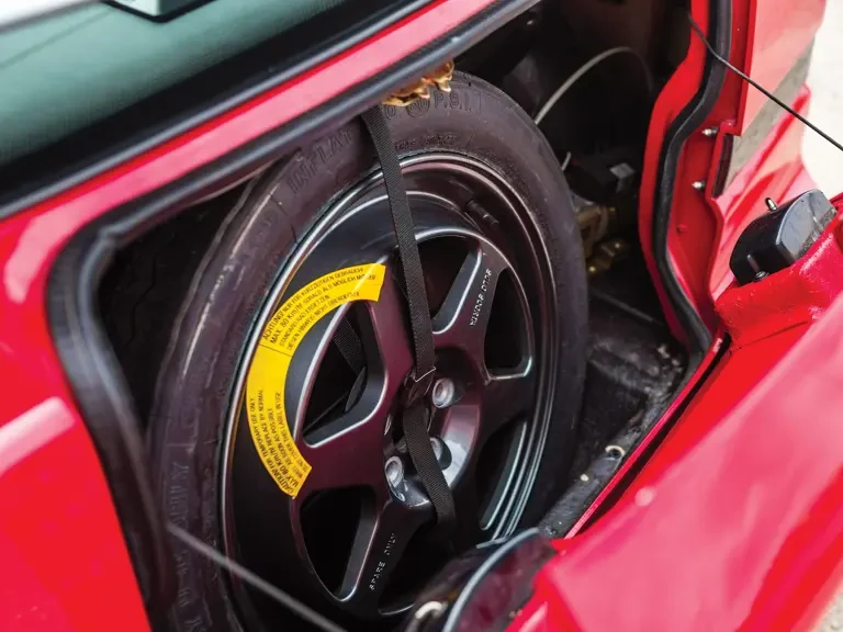 1990 Alfa Romeo SZ - Image 24 of 31