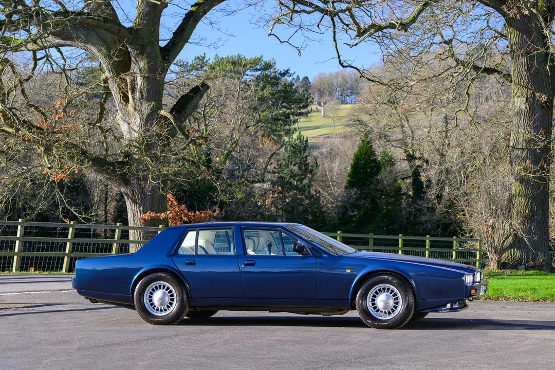 1990 Aston Martin Lagonda - Image 11 of 30