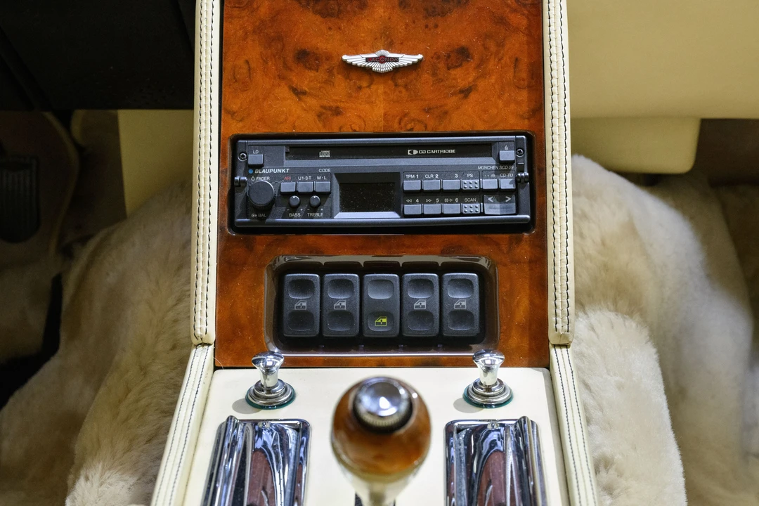 1990 Aston Martin Lagonda - Image 20 of 31