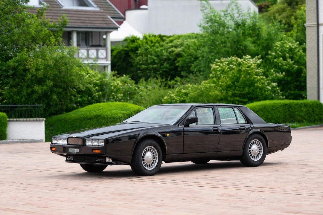 1990 Aston Martin Lagonda - Image 2 of 31