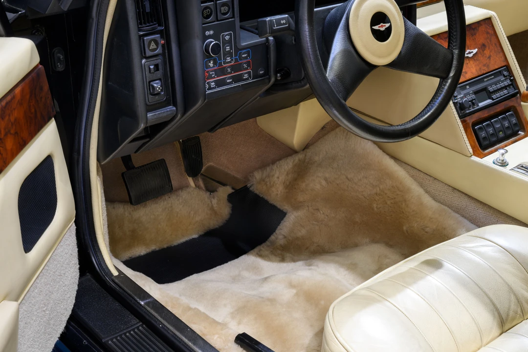 1990 Aston Martin Lagonda - Image 11 of 31