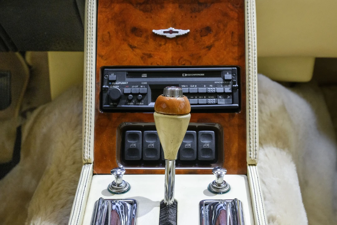 1990 Aston Martin Lagonda - Image 19 of 31